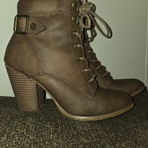 Daisy Fuentes Brown Lace-Up Boots